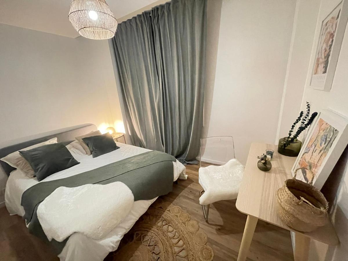 Wallis Yourhosthelper رانس المظهر الخارجي الصورة