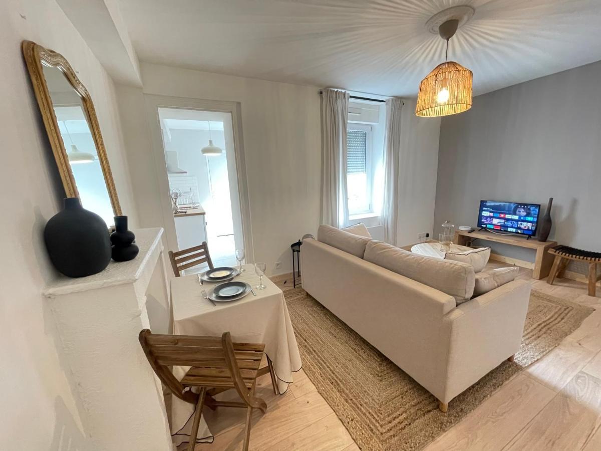 Wallis Yourhosthelper رانس المظهر الخارجي الصورة